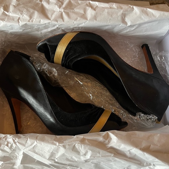 Marcello Toshi size 7 leather and suede heels - Picture 3 of 5